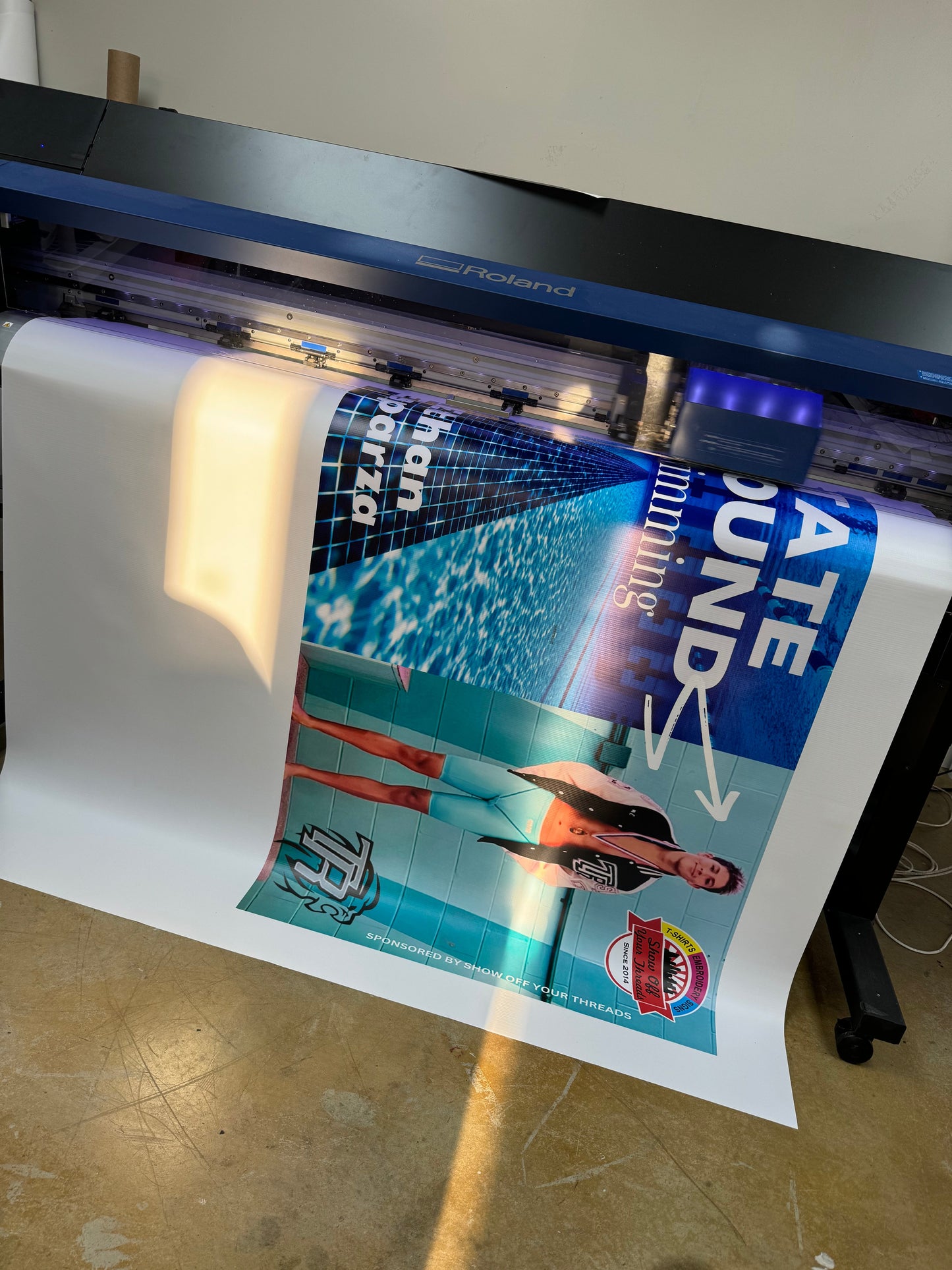 Create large-scale vinyl banners online, perfect for advertising big events and promotions, with fast shipping options.