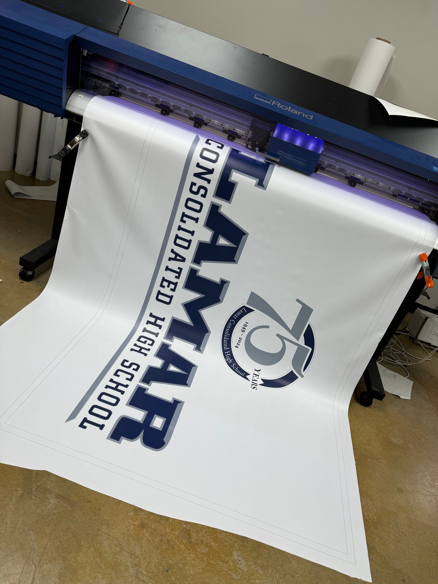 Design affordable custom vinyl banners online, ideal for budget-friendly promotions and quick shipping.