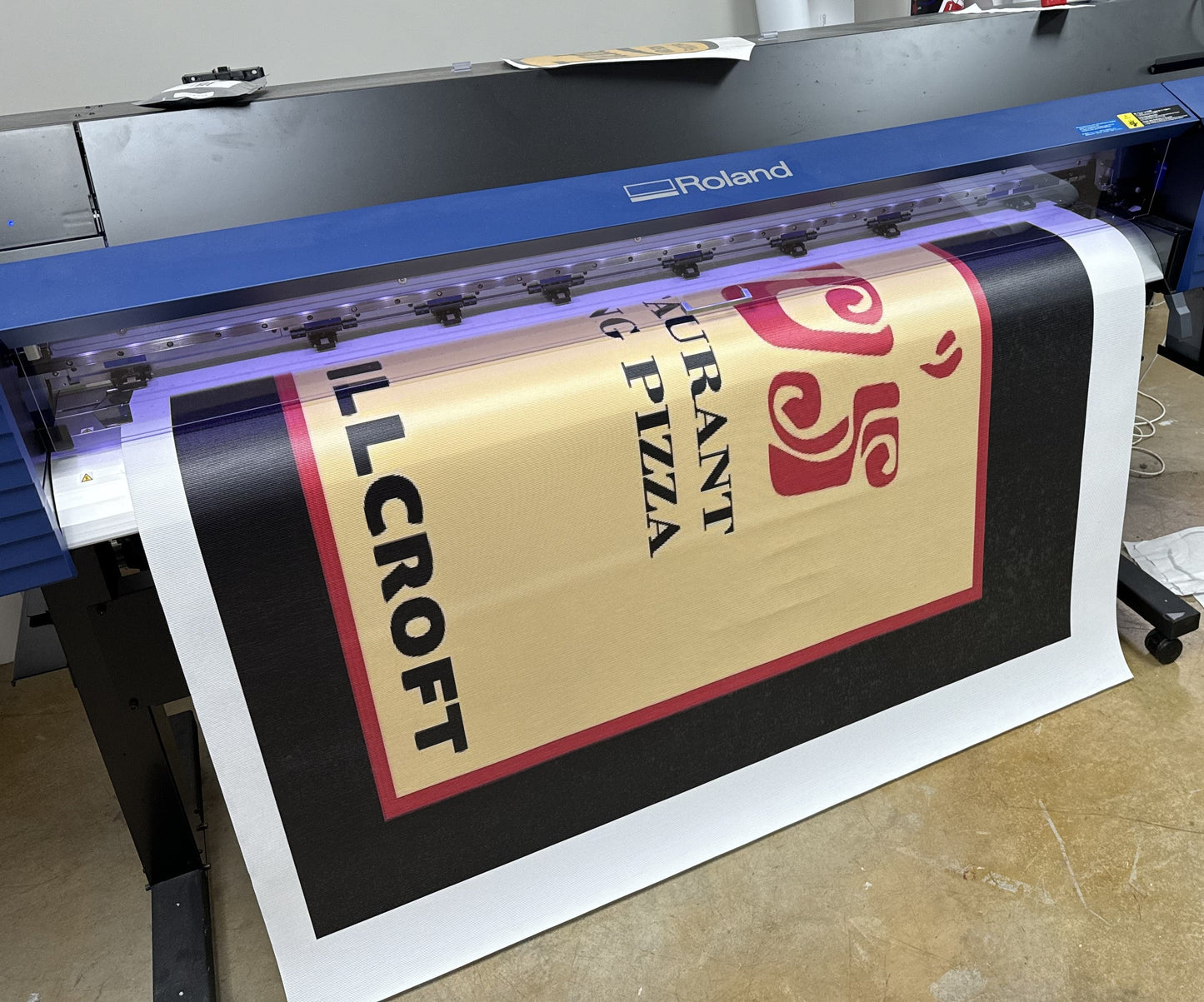 Create weather-resistant vinyl banners with custom designs online, perfect for outdoor advertising and fast shipping.